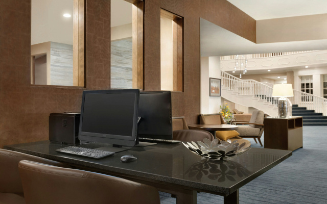 Delta Hotels by Marriott Helena Colonial