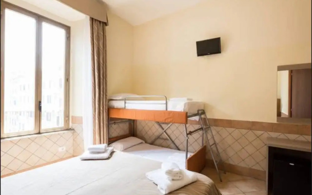 Hotel Alex Square