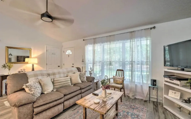 Serene Old Town Getaway Near Suwannee River!