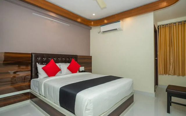 OYO 10525 Varcity Abra Madiwala