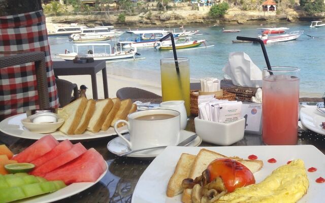 Mushroom Bay Villas Hut