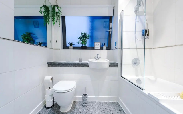 Impeccable 2-bed Apartment in Liverpool