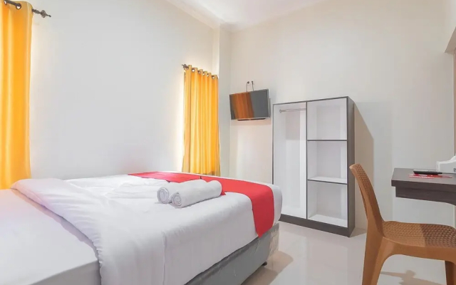 RedDoorz Plus @ Kesambi Street Cirebon