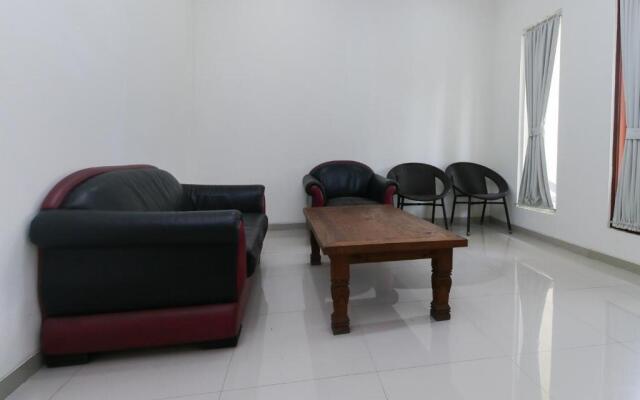 RedDoorz Plus @ Panorama Villas Batu