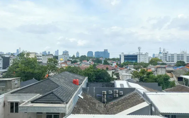 Good Deal Studio Loft At Nifarro Park Apartment