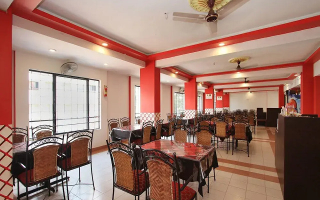 OYO 10632 Hotel Brigade Royal