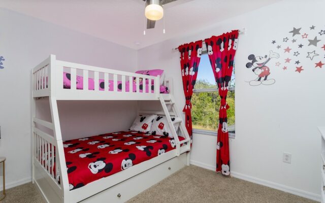 Beautiful 5Bd Single Family w/ Game Room @ 106 Lake Wilson Preserve