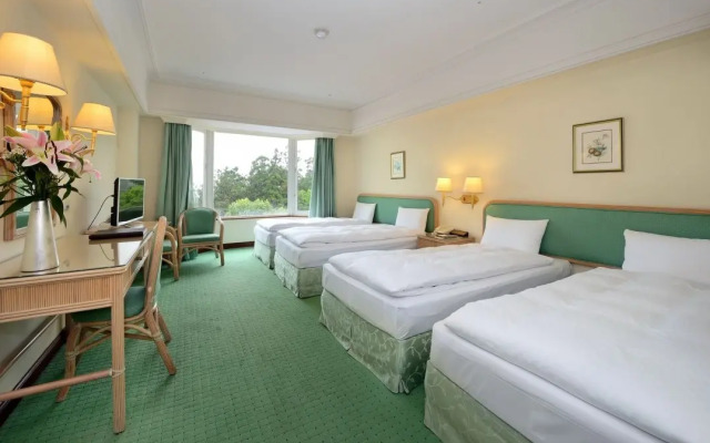 Le Midi Hotel