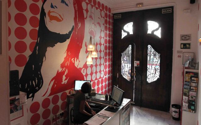 Red Nest Hostel