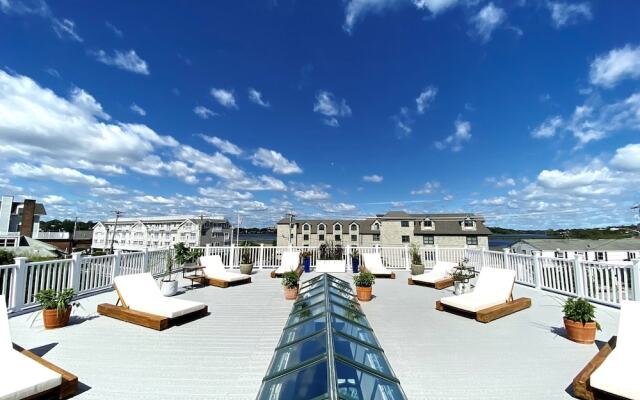 Quality Inn & Suites Atlantic Beach Hotel