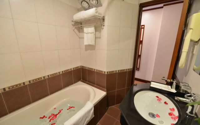 Blue Ha Noi Inn Legend Hotel