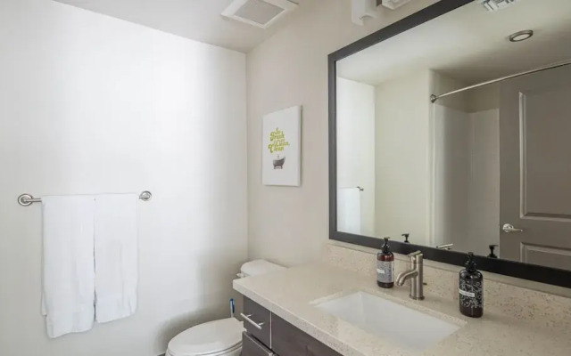 WanderJaunt Luxe Central Phoenix Apts