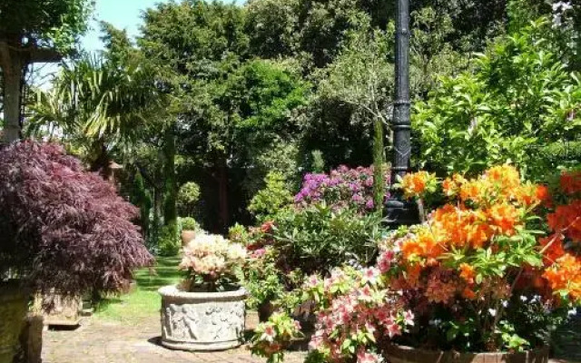 Bed & Breakfast at Ocklynge Manor