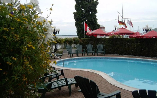 Confederation Place - Hotel