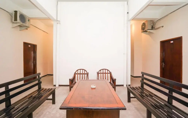 OYO 1374 Semampir Residence at Ahmad Yani