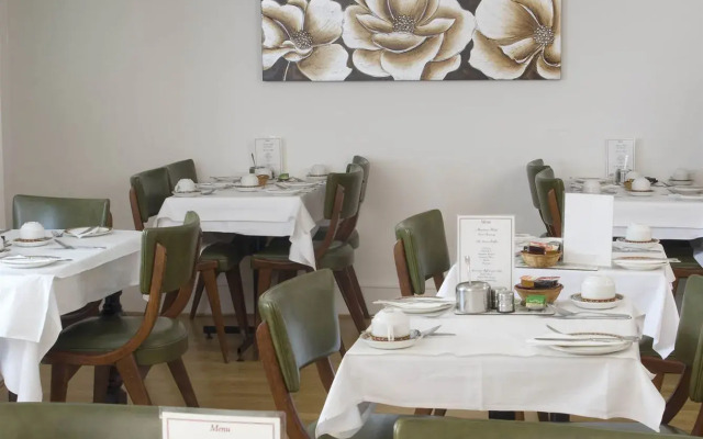 Mentone Hotel