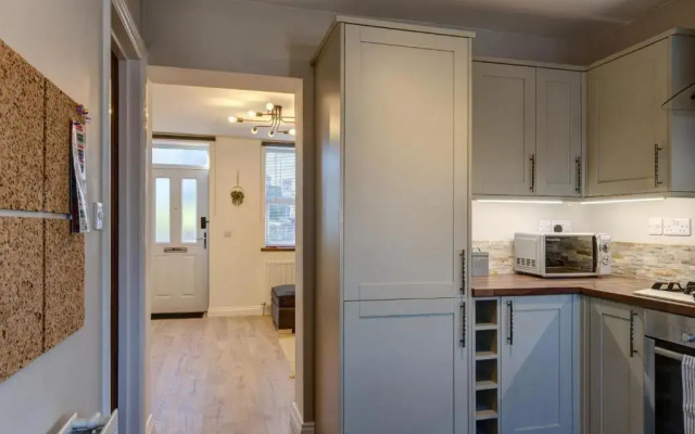 Cosy 2 bed home CHESTERFIELD