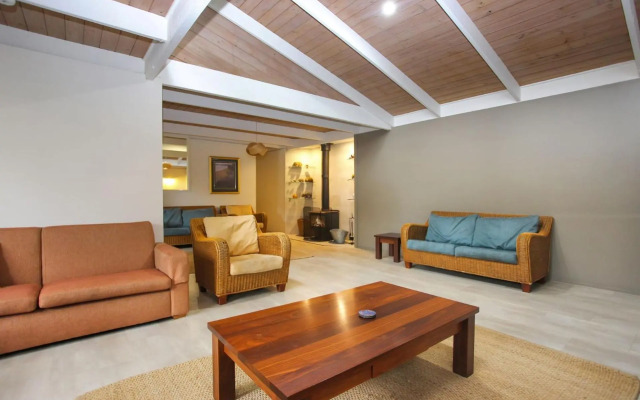 Large 4 Bedroom Home - Pet Friendly