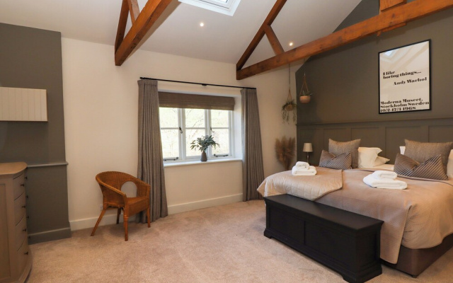 Lower Well Farm House