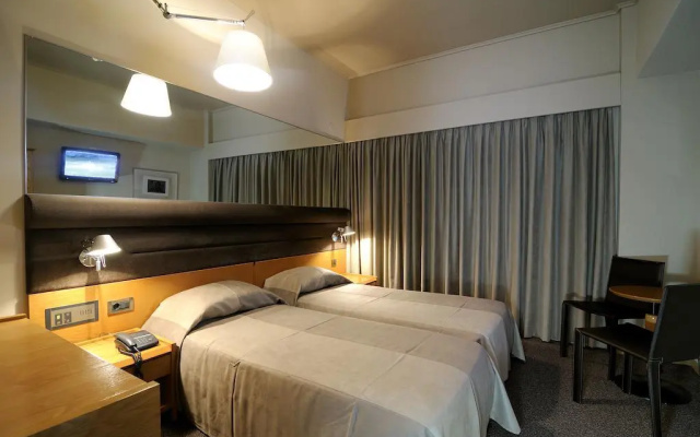 Maniatis Hotel