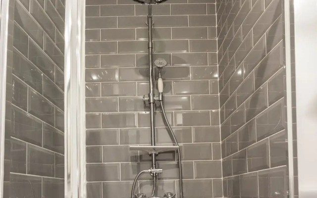 MIT House The Barn69