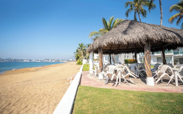 Playa Azul Apt with Sea views & Pool