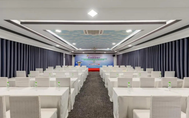 Kay Hotel Danang - Near Dragon Bridge