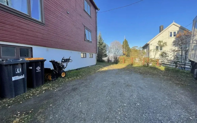 Arctic Paradise - 4 Bedroom Apartment in Tromso