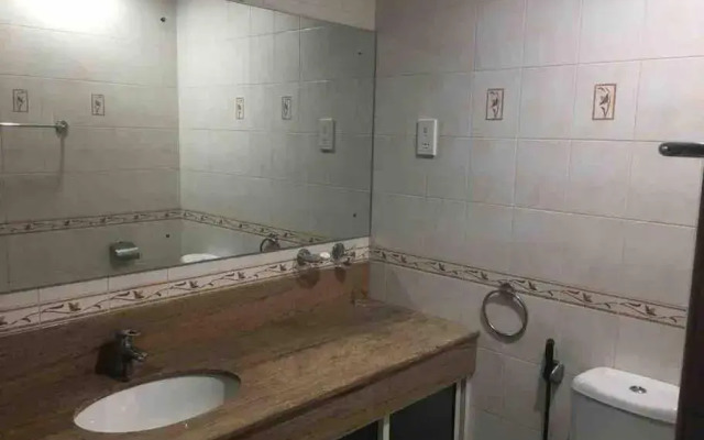 3 Bedroom Rental With Pool And Gym