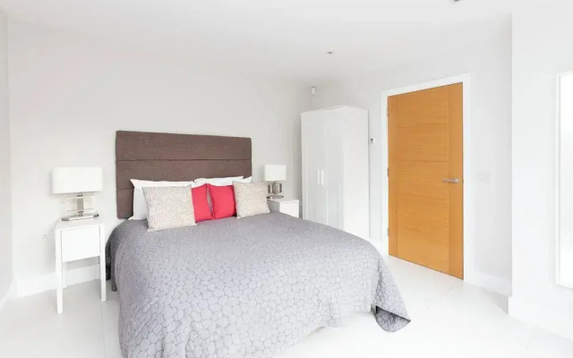 Stunning Central Windsor Town House