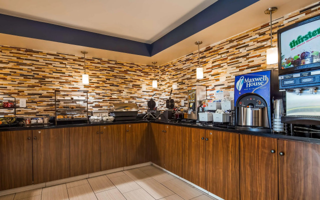 Best Western Center Inn