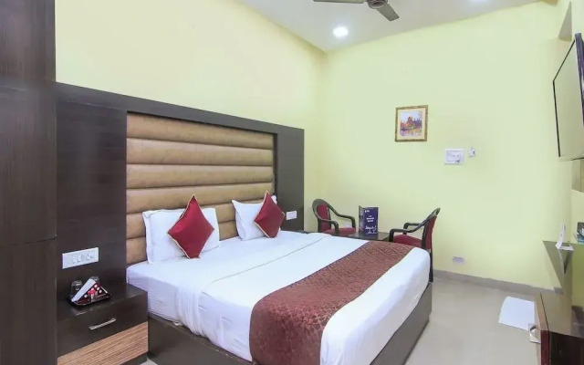 Hotel Madhuri Palace