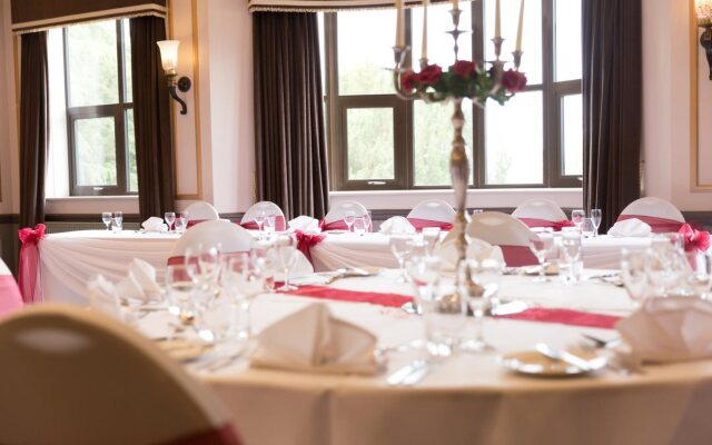 Surya Hogs Back Hotel and Spa