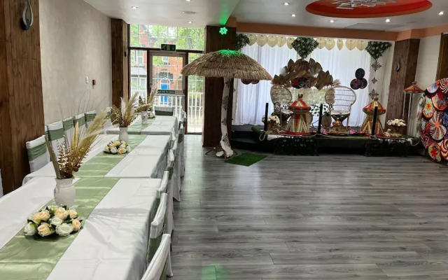 White Rose Hotel and Restaurant