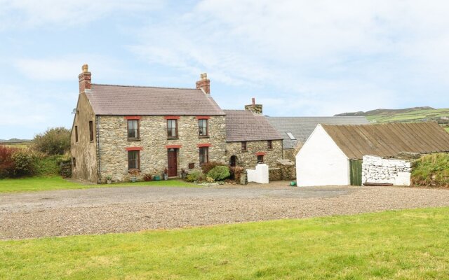 Gwryd Bach Farmhouse