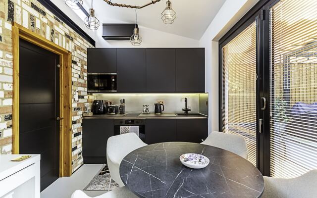 Scarlett Heart Studios in Golders Green