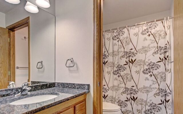 River Mtn Lodge E205