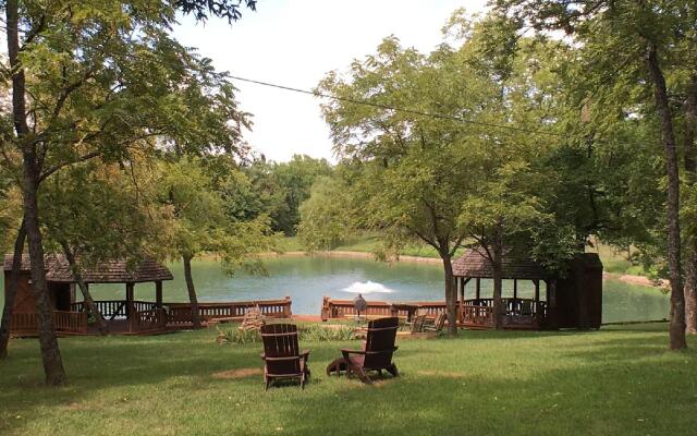 Walnut Waters Bed & Breakfast