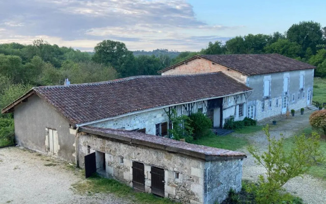 Le Petit Chateau Servanches