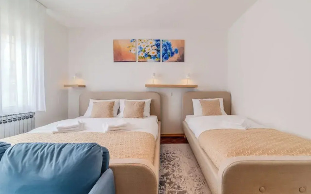 Family Friendly Apartment With Parking