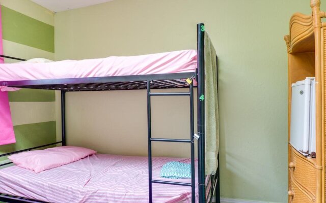 Lahaina's Last Resort Hostel