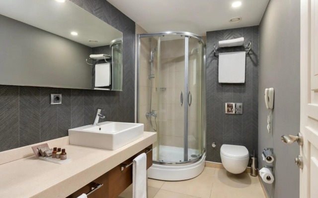Miracle Istanbul Asia Airport Hotel & Spa