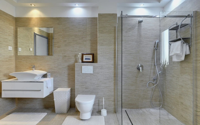 Modern Villa in Pula With Pool and Parking