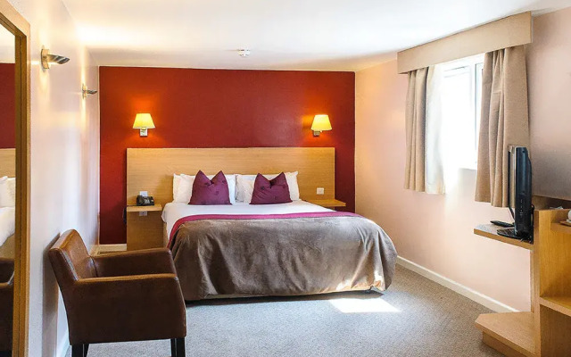 Luton Hotel