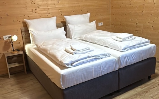 URBAN OAK Smart Stay