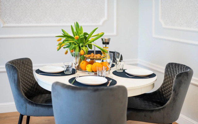 Main Square Apartments