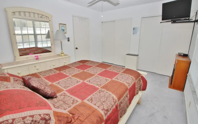 Colony Beach Club 207