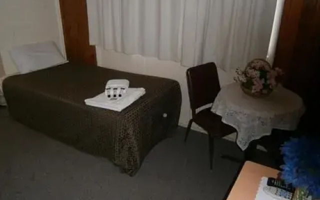 Tara Hotel Motel