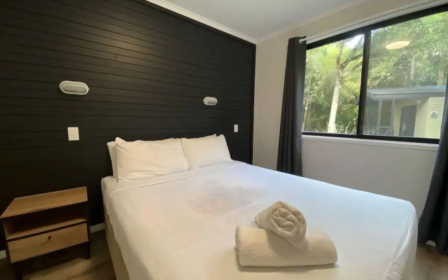 Tiona Palms Holiday Park