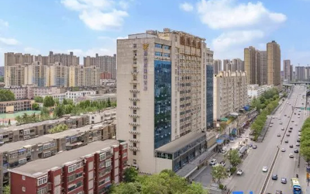 Vienna International Hotel (Luoyang Railway Station) — 4-star hotel in Luoyang